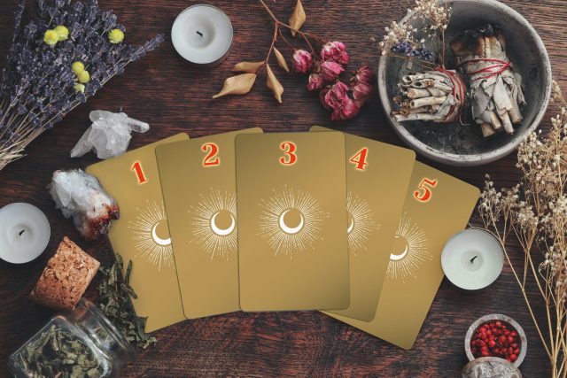 5 tarot cards