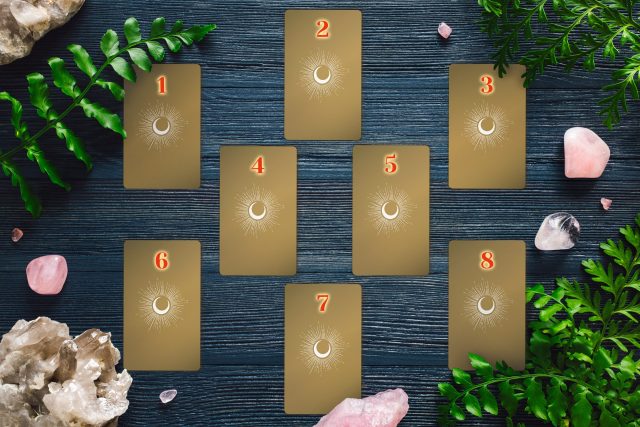 8 tarot cards