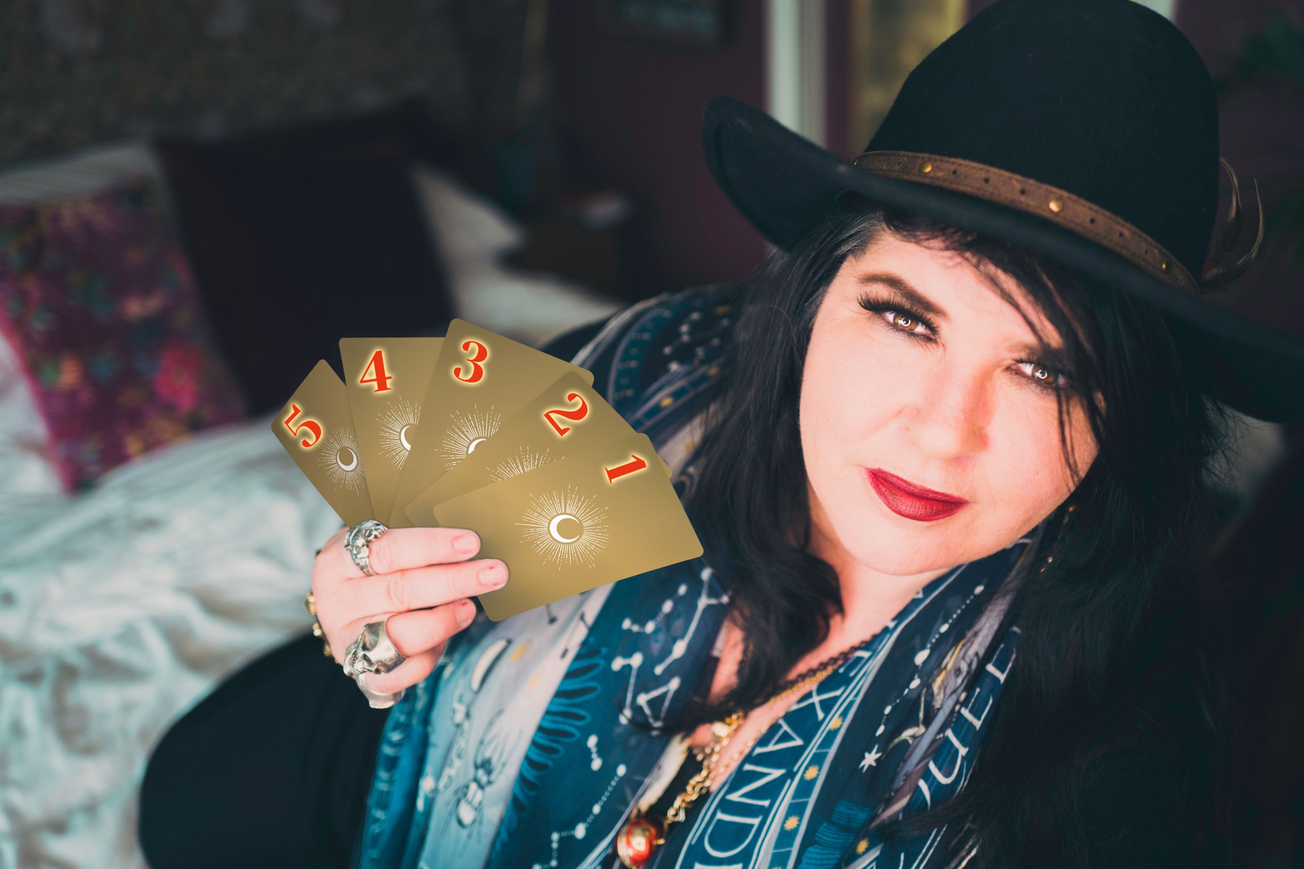 Free Tarot Card Reading Online Michele Knight Your Free Tarot Reading - Which Card Calls To You? - Michele Knight-Waite