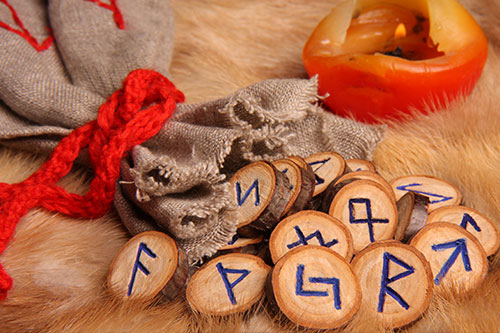 Runane Runes - Michele Knight-Waite